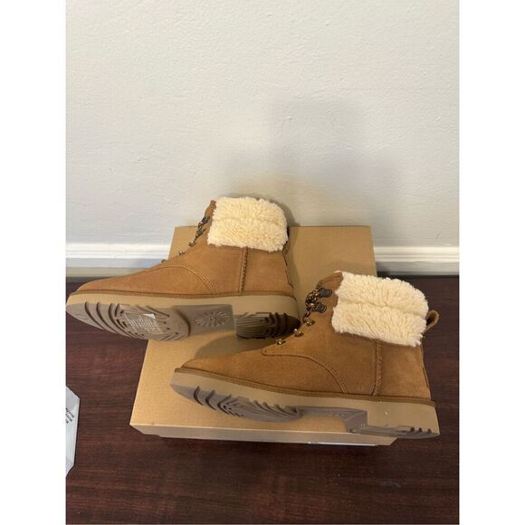 UGG® Romely Heritage lace fashion Boot  chestnut size 7 new in box - Picture 12 of 16